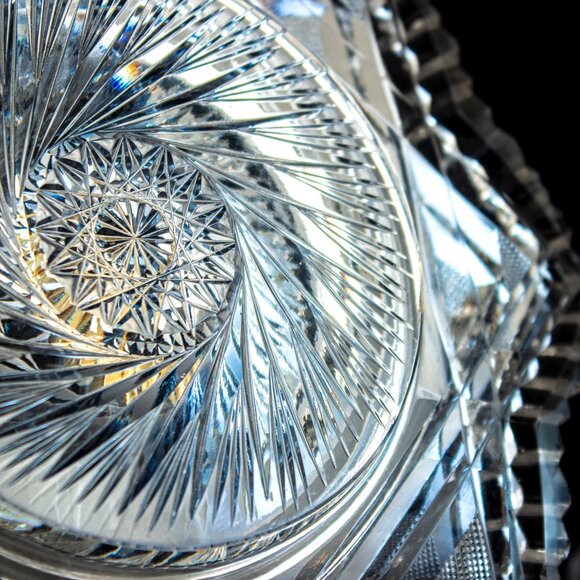 Vintage Crystal Butter Dish With Lid & Intricate Starburst Pattern - Picture 9 of 10